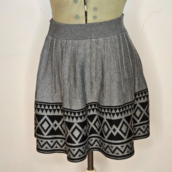 Woman's Freeway boho geometric diamond print fit and flair mini skirt black/gray - Picture 4 of 9